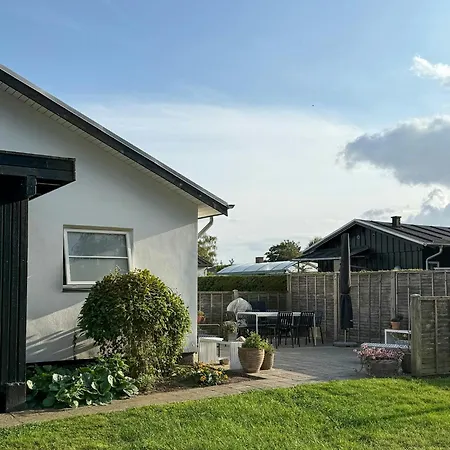 Dom wakacyjny Summerhouse In *